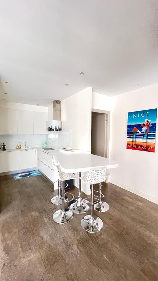 Appartamento Luxurious 2 Bedrooms Apartment, 30 Meter From *