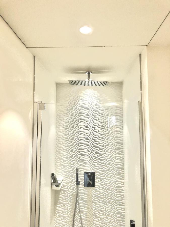 Apartment Luxurious 2 Bedrooms Apartment, 30 Meter From
