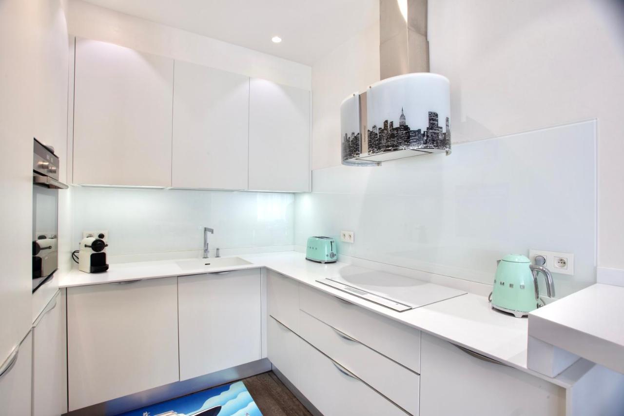 Luxurious 2 Bedrooms Apartment, 30 Meter From Apartment